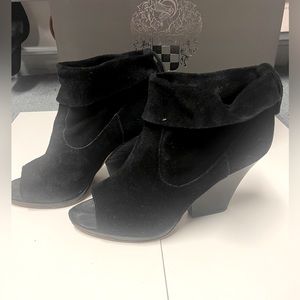 Vince Camuto Peep toe Wedge